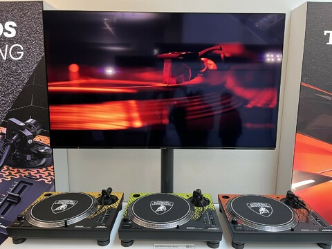 Technics SL-1200M7PEG Lamborghini (limitovaná edice)