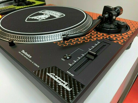 Technics SL-1200M7PED Lamborghini (limitovaná edice)