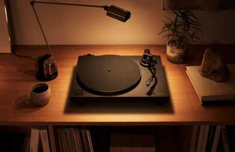 Technics SL-40CBTE-K s přenoskou Ortofon 2M-RED